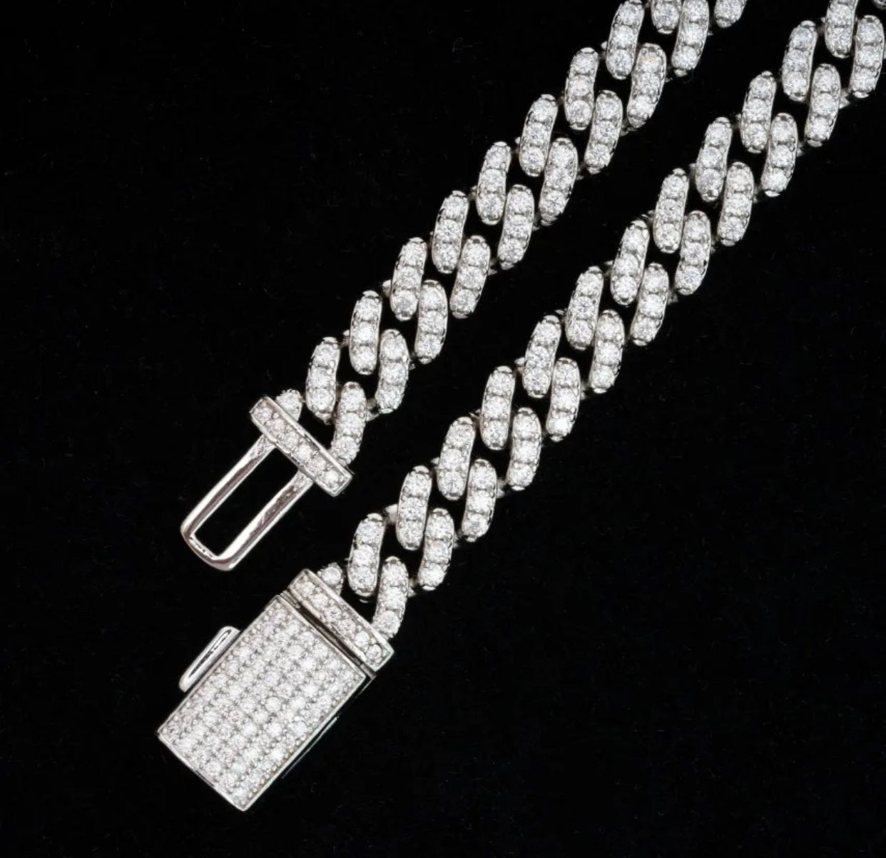 8MM CUBAN LINK NECKLACE (Passes The Diamond Tester)